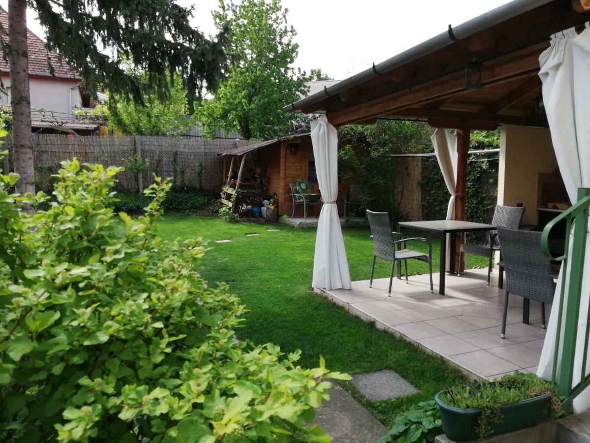 Gyoengyszem Vendeghaz Hotel Егер Екстериор снимка