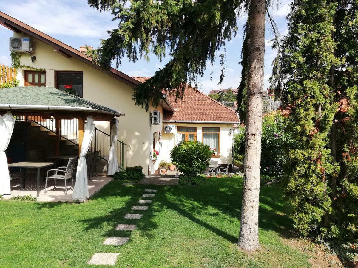 Gyoengyszem Vendeghaz Hotel Егер Екстериор снимка