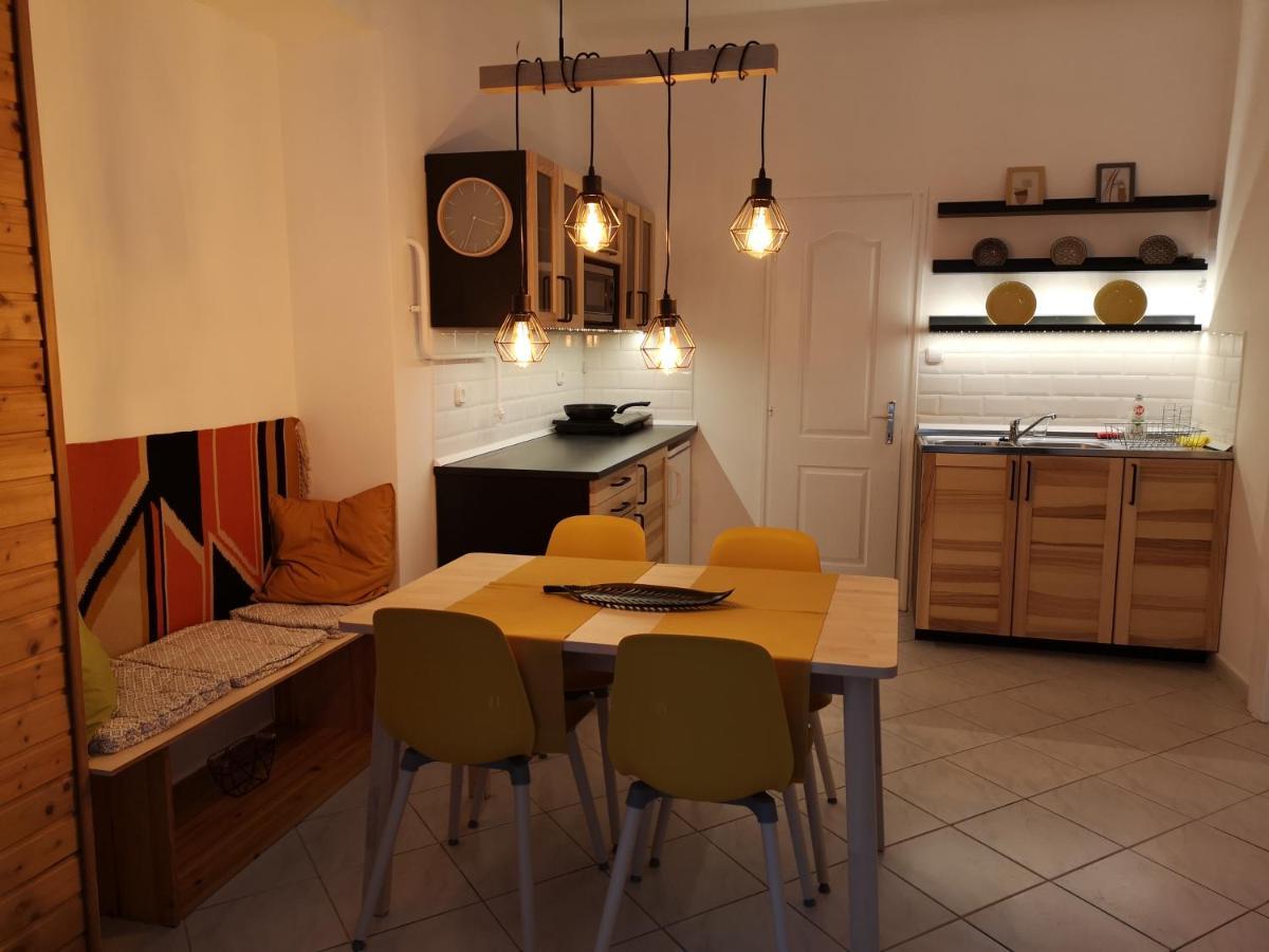 Gyoengyszem Vendeghaz Hotel Егер Екстериор снимка